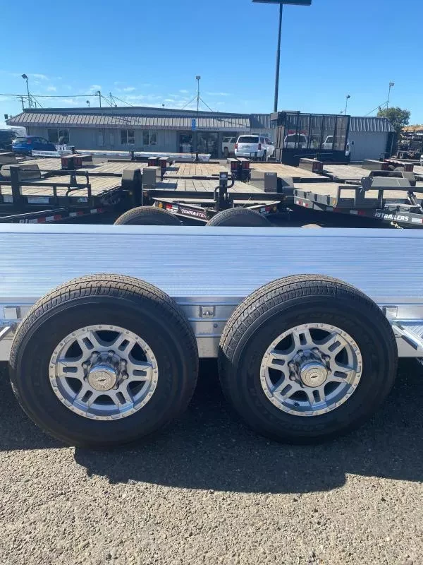 2024 Featherlite Trailers 3110 Car Hauler