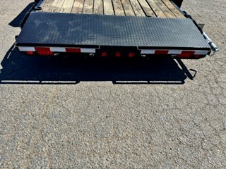 2024 PJ Trailers 83" x 20' 5" Channel Equipment (CE) Equipment Trailer