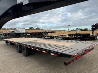 2027 PJ Trailers LOW-PRO WITH HYDRAULIC DOVE (LY1) Equipment Trailer