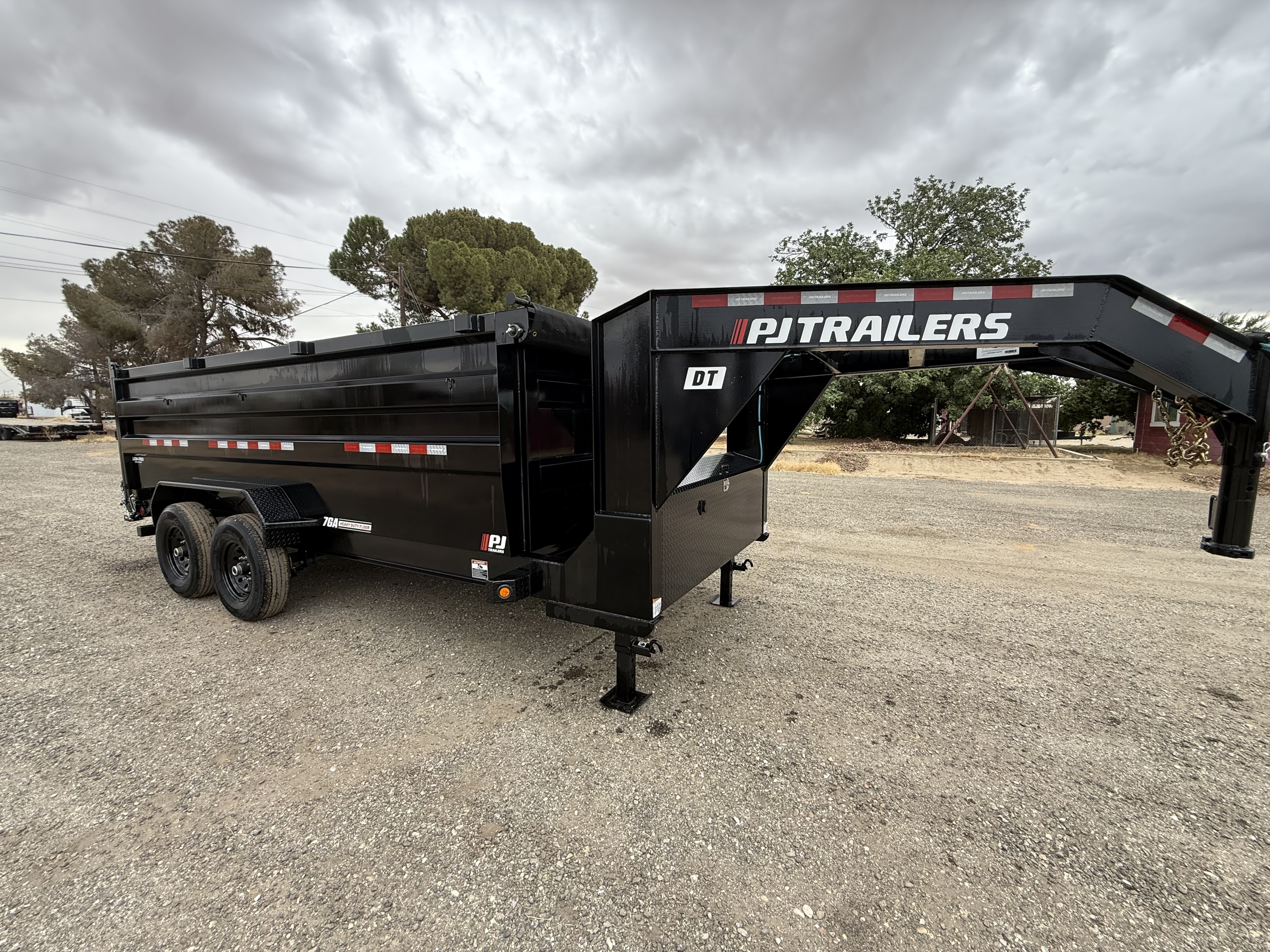 2026 PJ Trailers DT GN (16') Dump Trailer