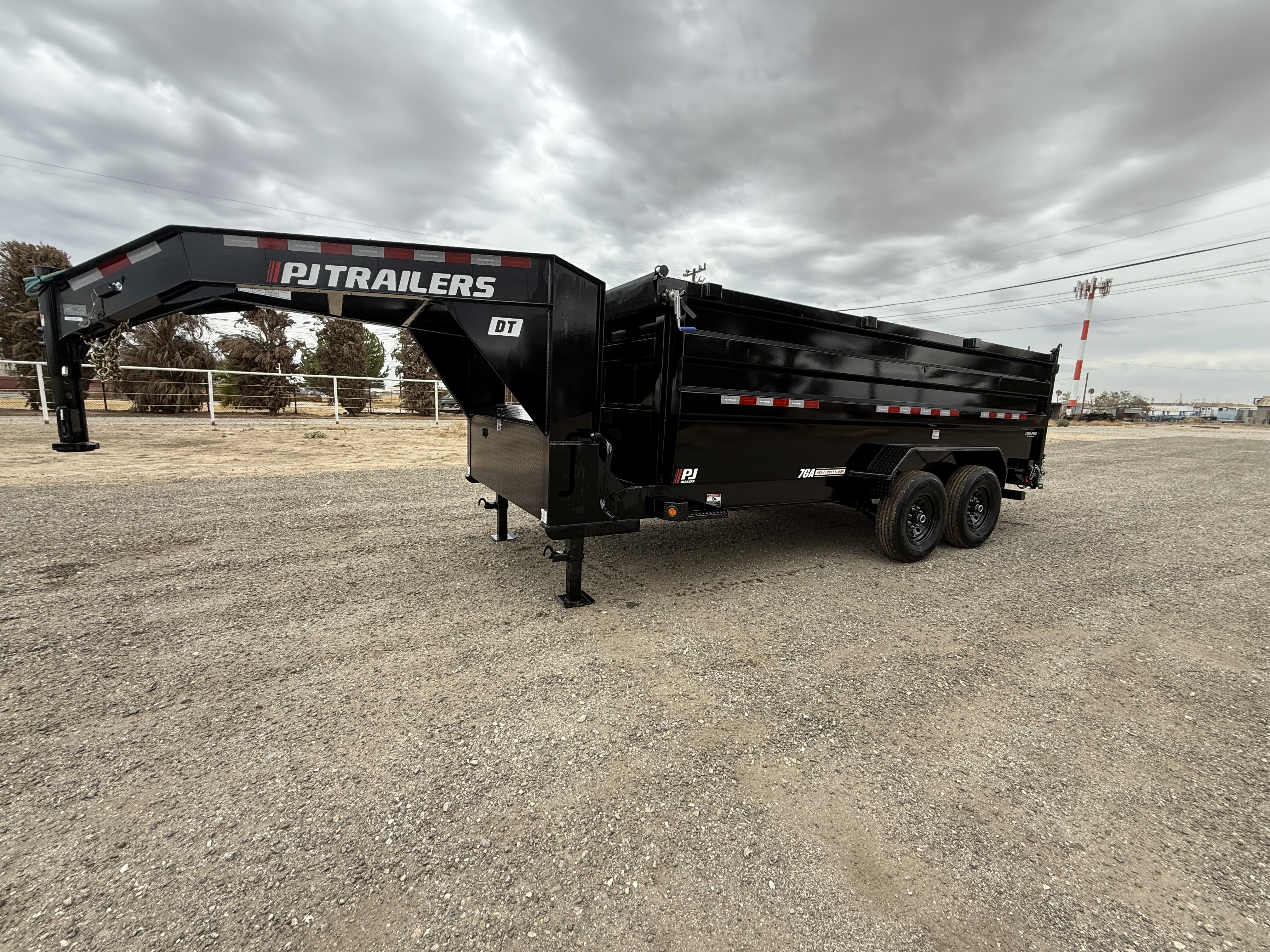 2026 PJ Trailers DT GN (16') Dump Trailer